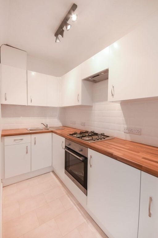 1 bed flat to rentBrooklyn Court, Christchurch Road BH1
