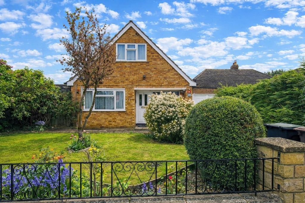 3 bed semi-detached bungalow to rentOnslow Road, Luton LU4