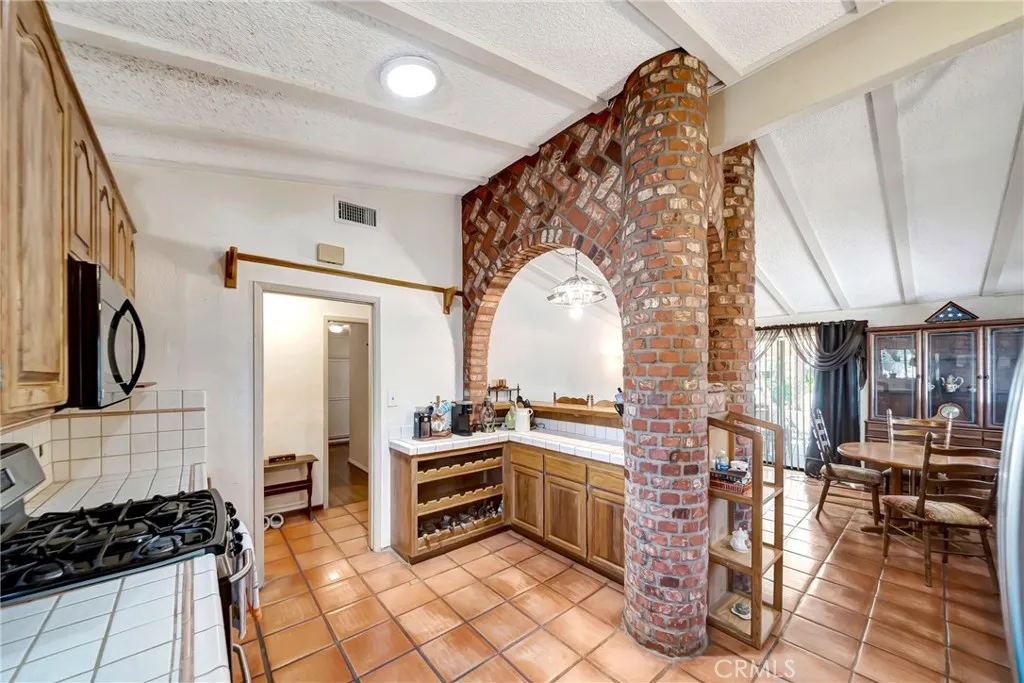 Additional image 16 of 1617 Elizabeth Lake Rd, Palmdale, CA 93551