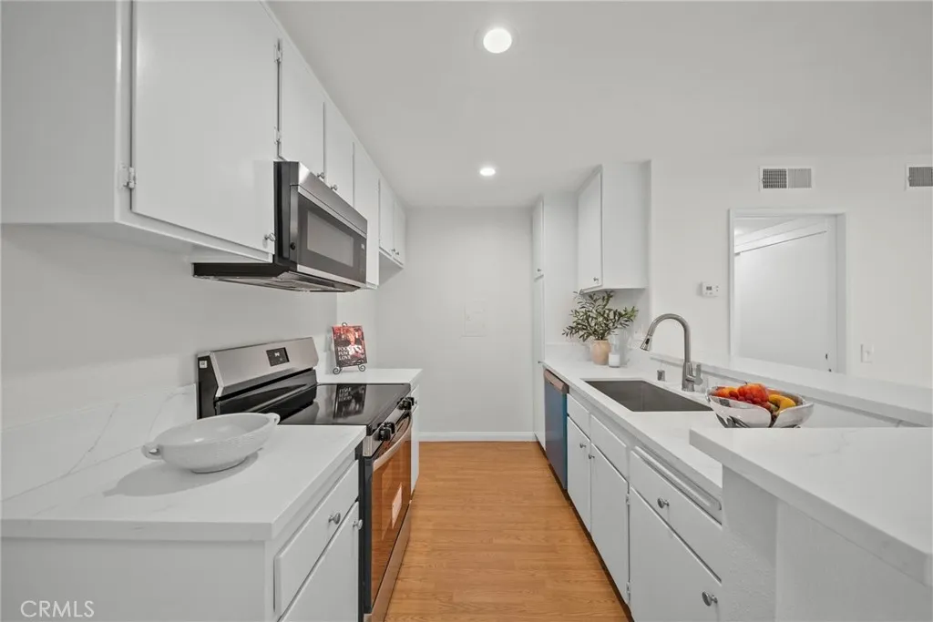 23515 Lyons Ave Unit 253, Valencia, CA 91355 photo 2