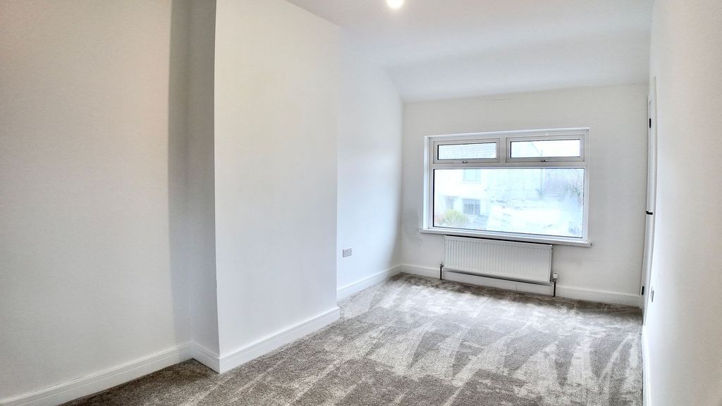 Additional image 4 of 3 bed semi-detached house to rentAlbertina Road, Newbridge NP11