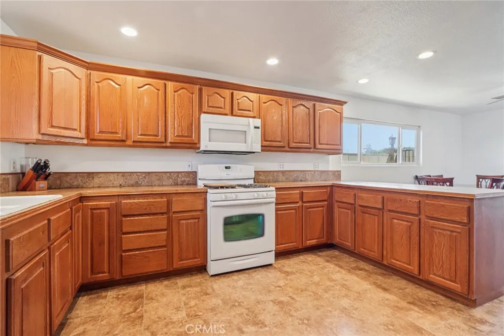 Additional image 10 of 5209 W Avenue M8, Lancaster, CA 93536