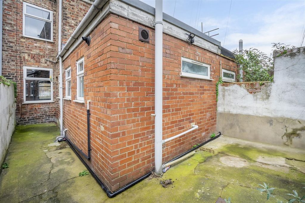 Additional image 15 of 3 bed terraced house to rentGarnet Terrace, York YO26