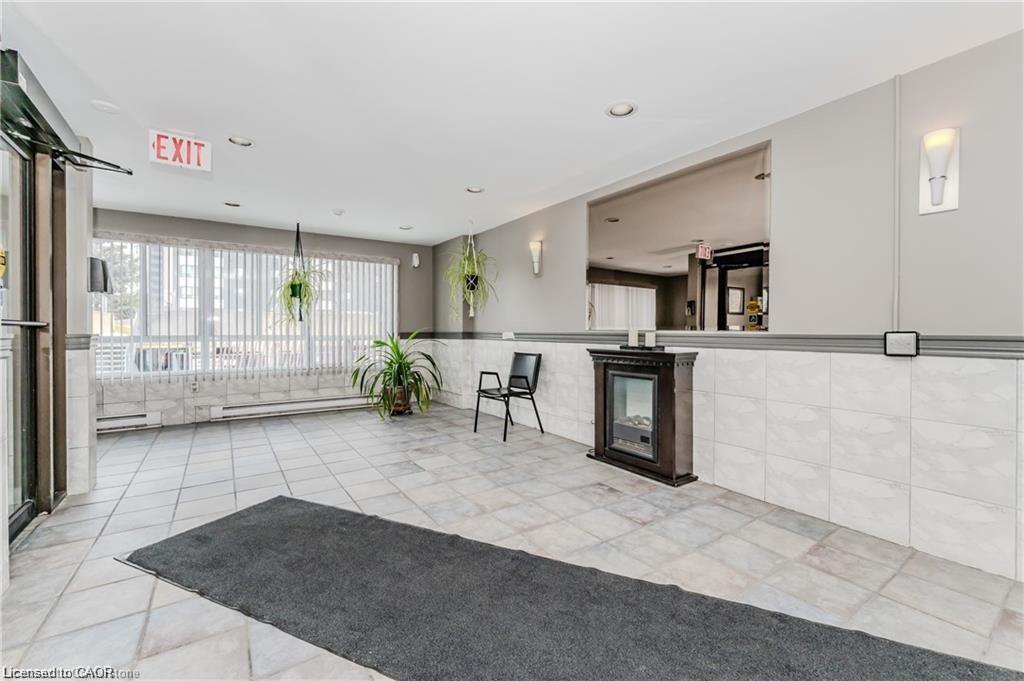 502-65 Highland Crescent, Kitchener, ON, N2M 5M8 photo 2