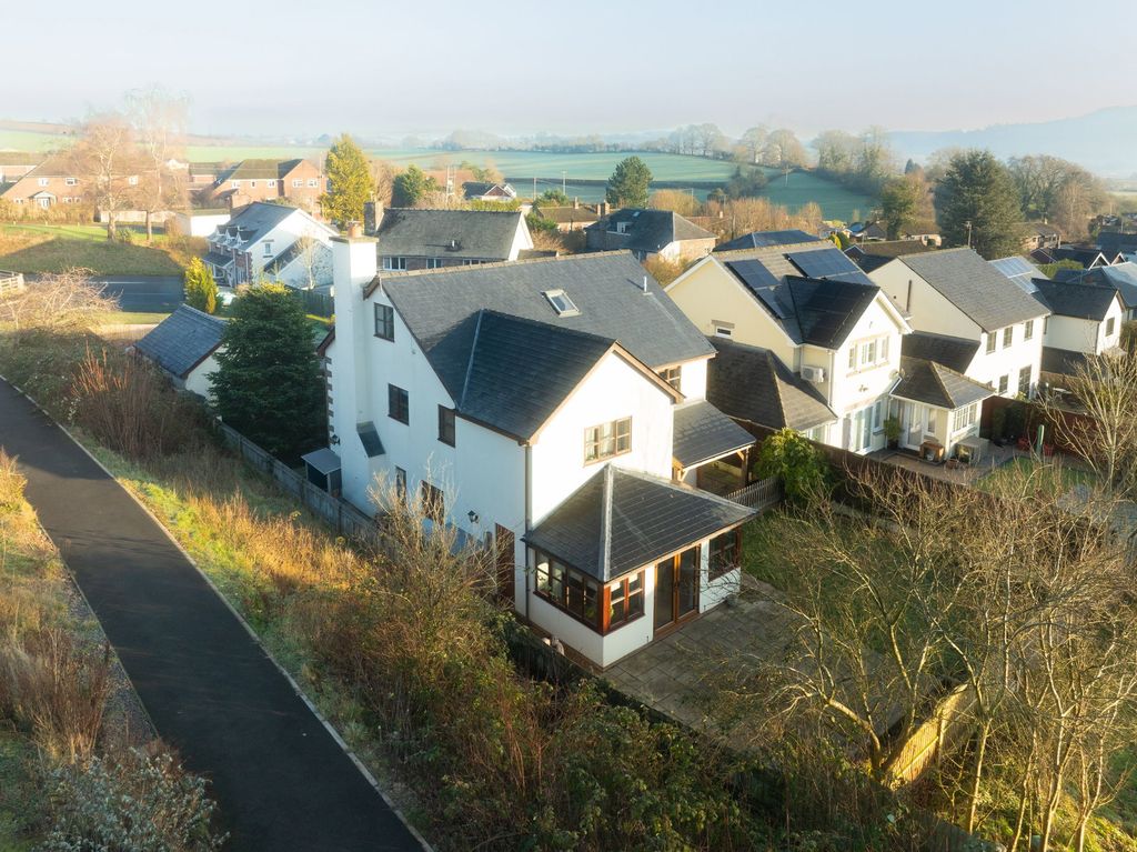 Additional image 3 of 5 bed detached house for saleYew Tree Close, Whitchurch, Ross-On-Wye, Herefordshire HR9