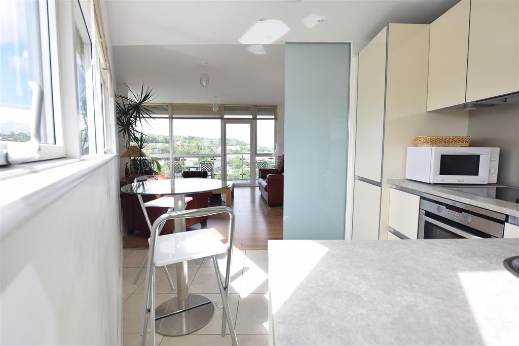 Additional image 6 of 2 bed flat for saleThe Mirage, Portishead BS20