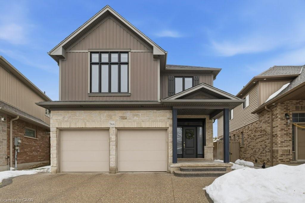 944 Pioneer Grove Court, Kitchener, ON, N2P 0B2