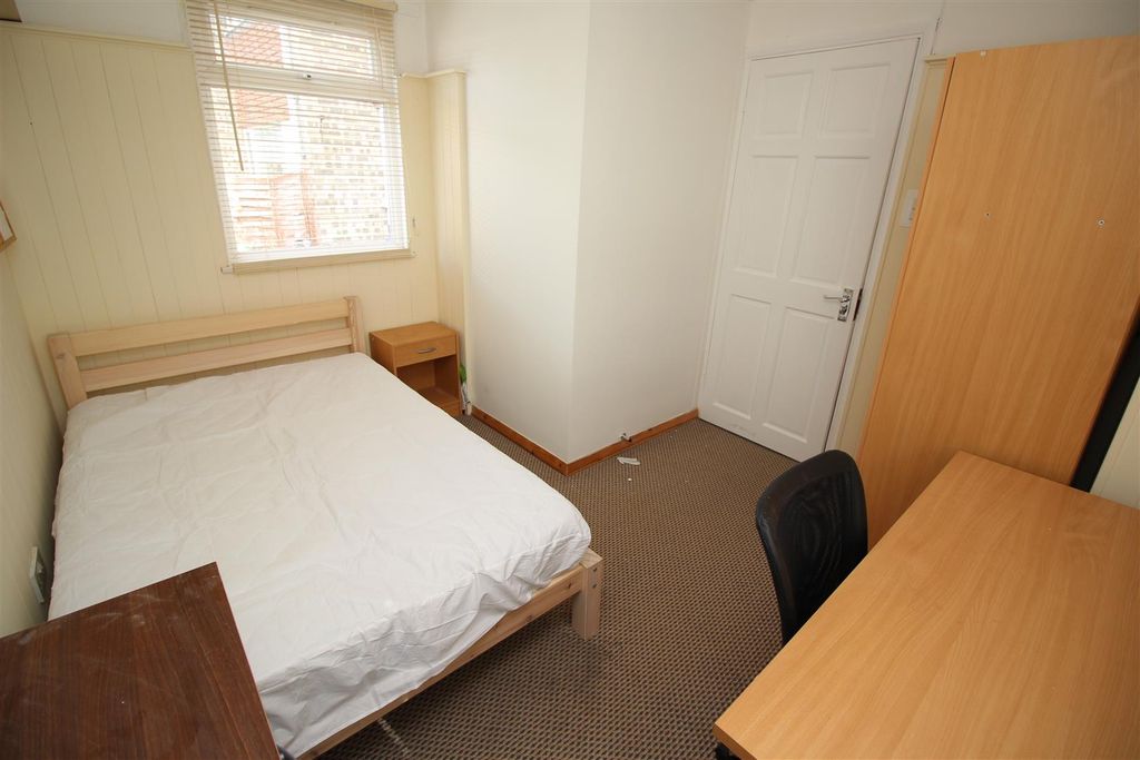 Additional image 5 of 4 bed end terrace house to rentSomner Close, Canterbury, Kent CT2