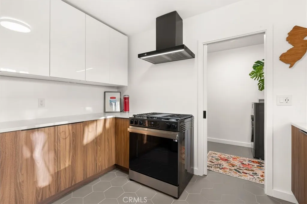 Additional image 47 of 527 W 106th Street, Los Angeles, CA 90044