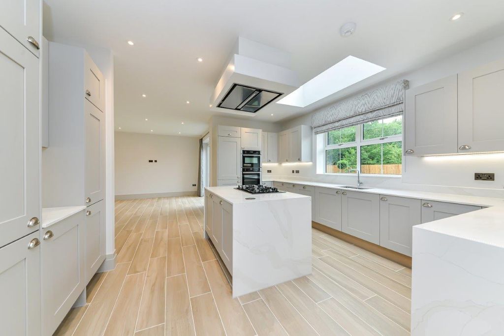 Additional image 3 of 6 bed detached house to rentClaremont Gardens, Norfolk Road, Edgbaston, Birmingham B15