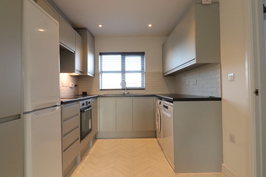 Additional image 2 of 3 bed town house to rentHargate Way, Hampton Hargate, Peterborough PE7