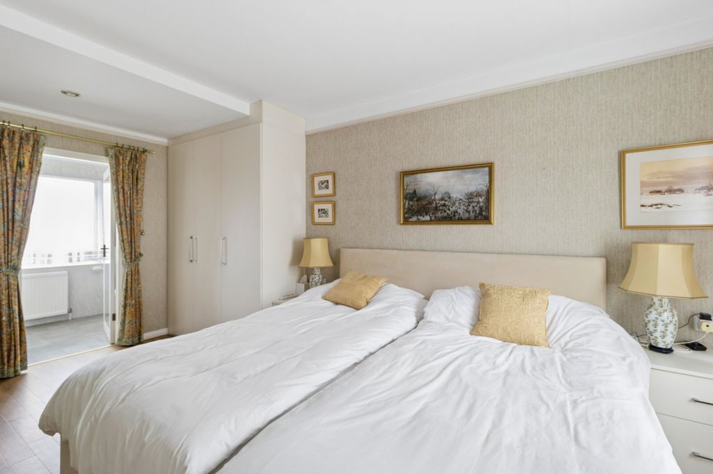Additional image 13 of 4 bed detached house for saleRobins Orchard, Chalfont St. Peter, Buckinghamshire SL9