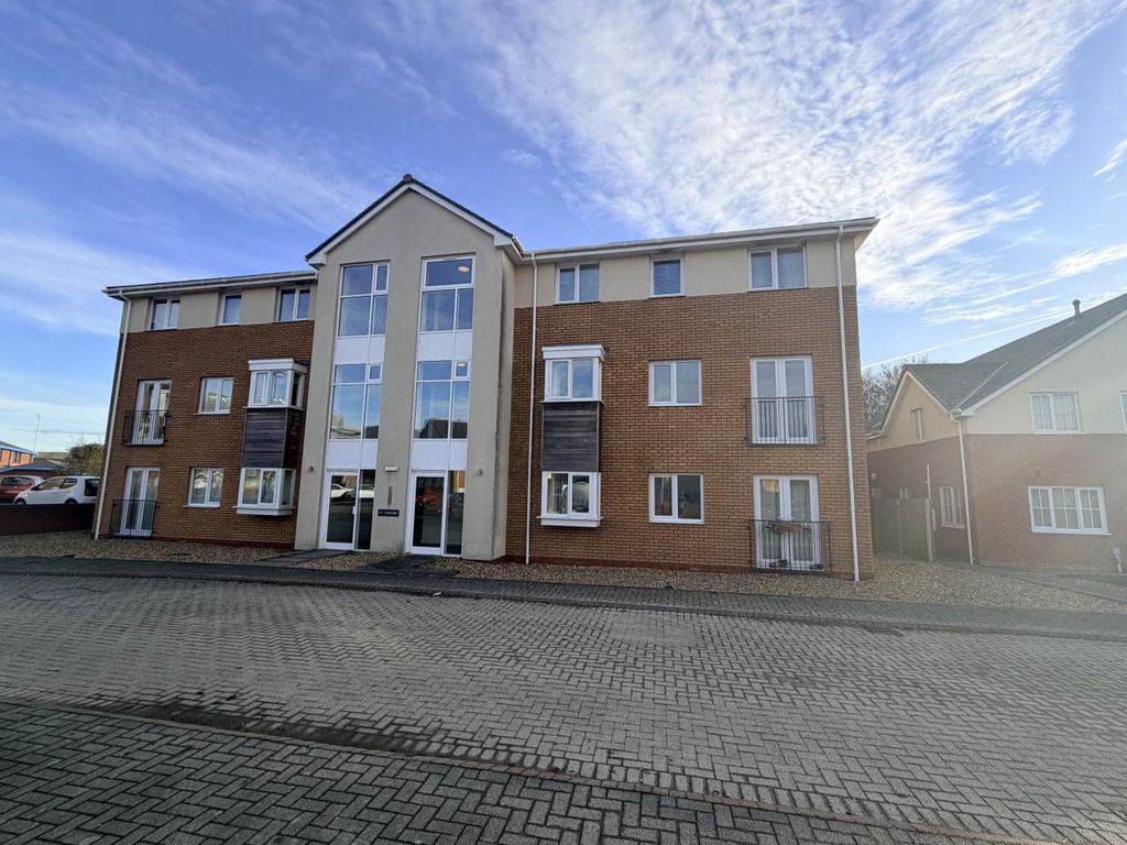 1 bed flat for saleTy Ceredig, Clos Gwilym, Llanbadarn Fawr SY23