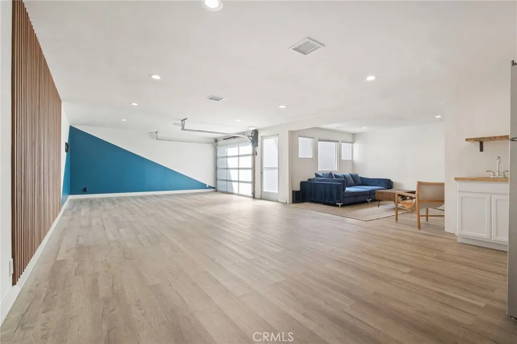 Additional image 14 of 555 E 3rd St, Long Beach, CA 90802