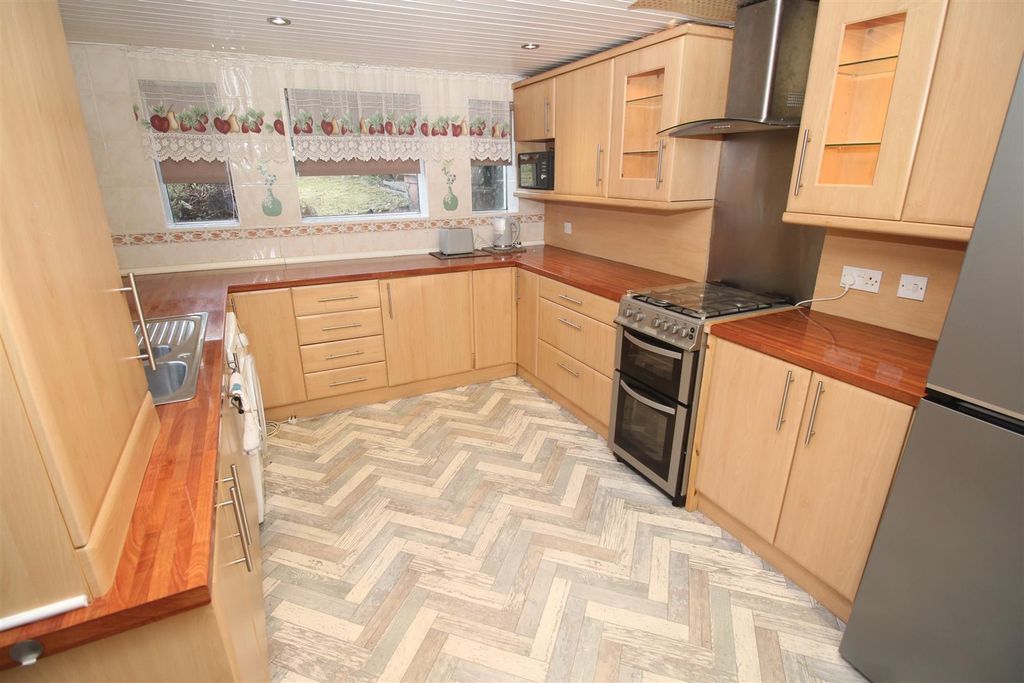 Additional image 4 of 3 bed semi-detached house for saleSouth Street, Greenock PA16