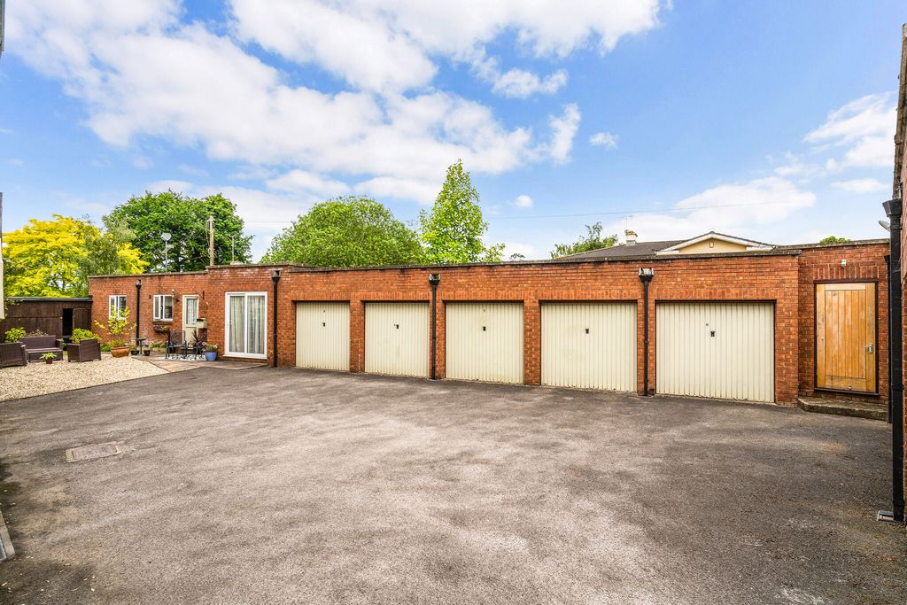 Additional image 12 of 3 bed penthouse for saleWellington Square, Cheltenham GL50
