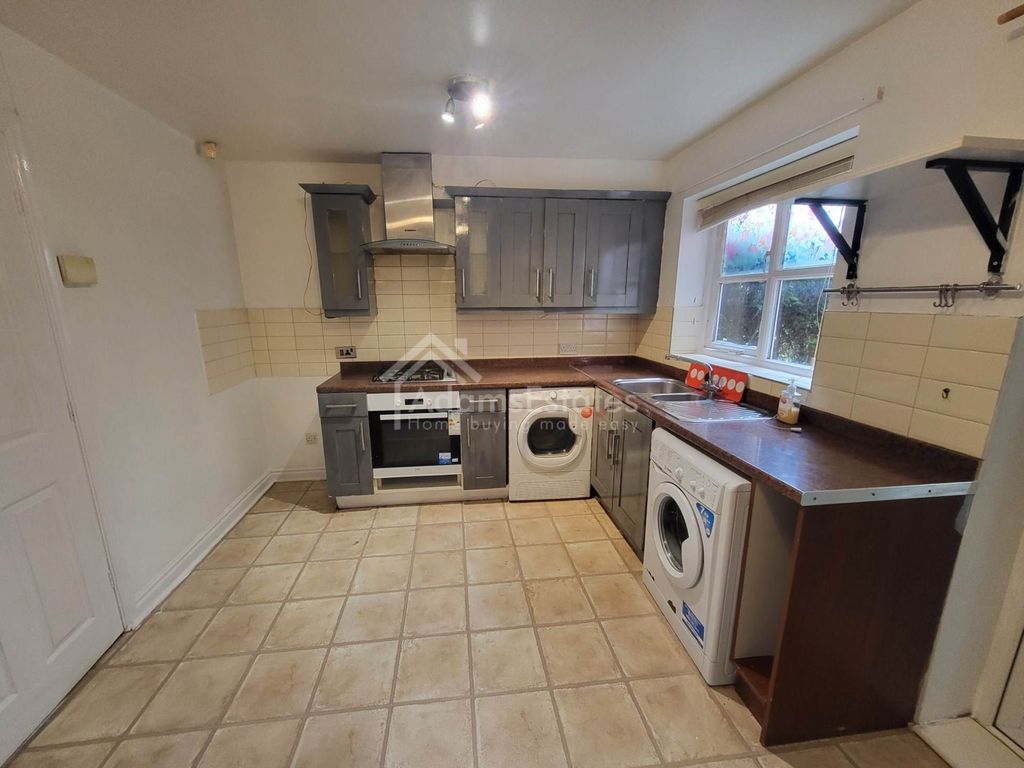 Additional image 3 of 4 bed semi-detached house for saleMillbrook Gardens, Dewsbury WF13