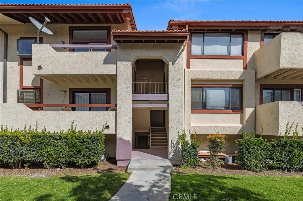 18193 Sundowner Way Unit 815, Canyon Country, CA 91387
