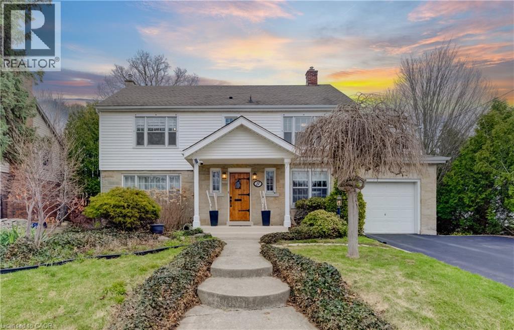 27 Lowrey Avenue S, Cambridge, ON, N1R 4Z4