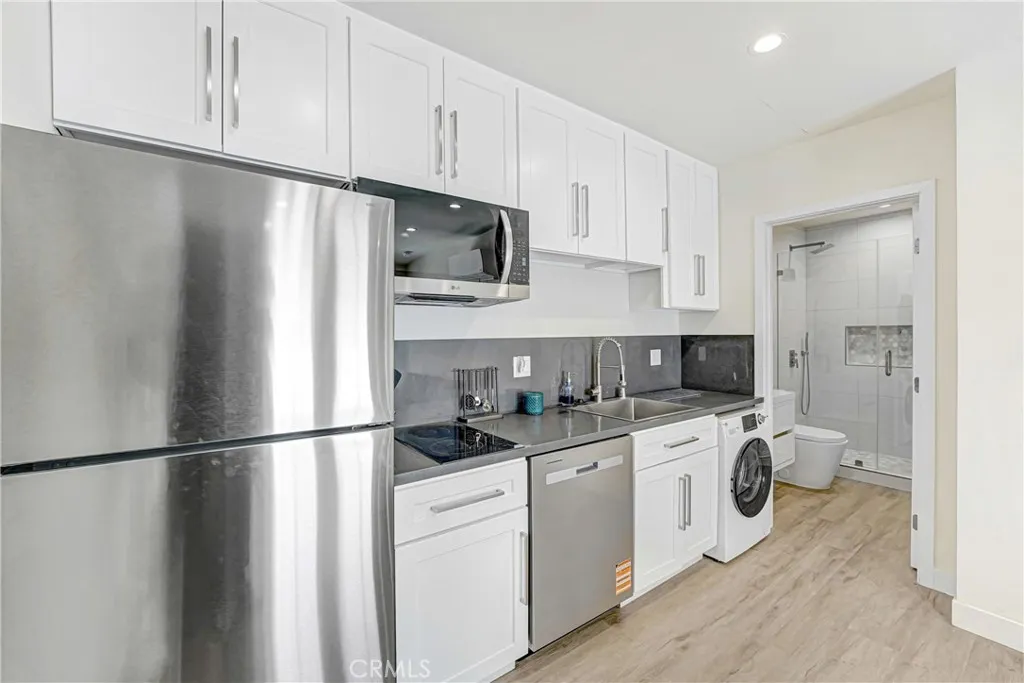 Additional image 24 of 18216 Hartland Street, Reseda, CA 91335