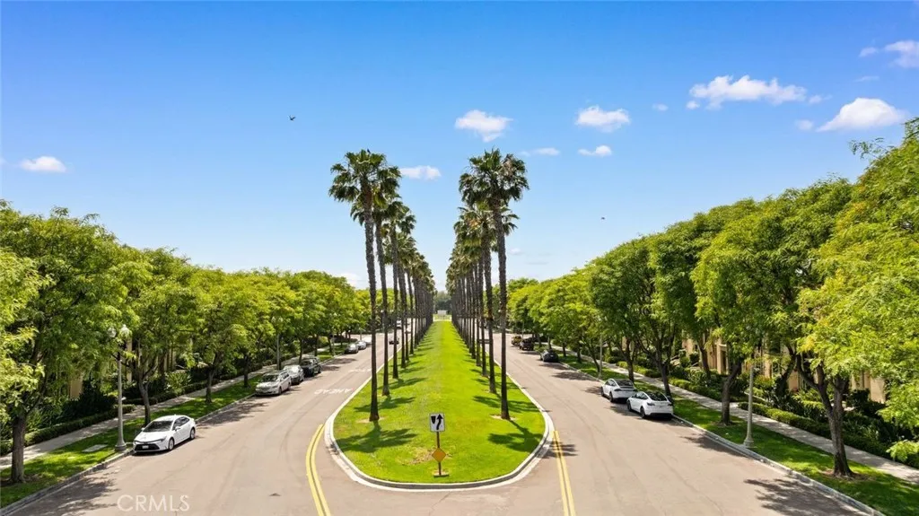 107 Overbrook, Irvine, CA 92620
