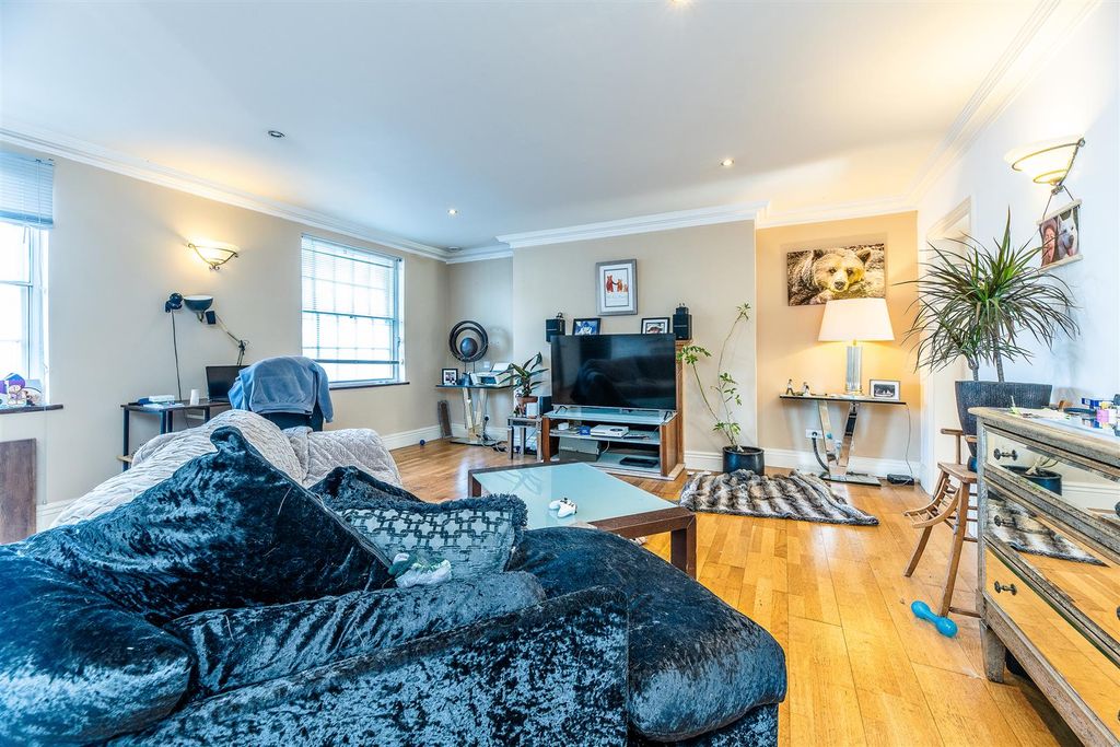 Additional image 2 of 2 bed flat for saleNorth Road, The Park NG7