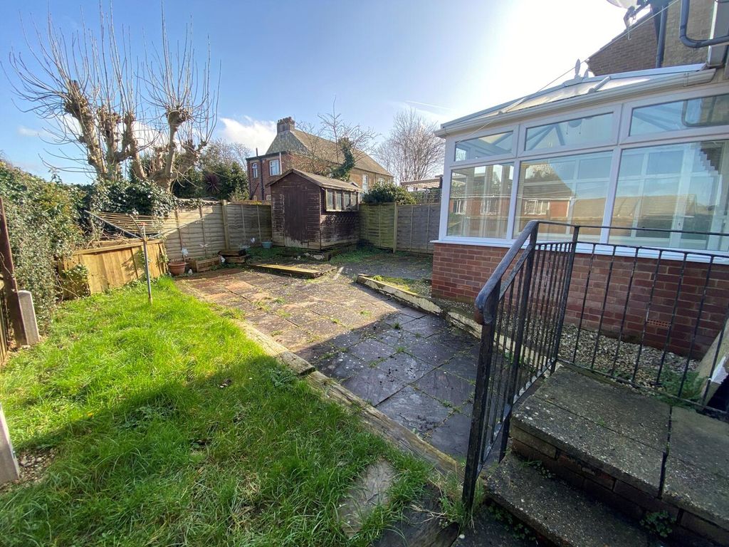Additional image 9 of 2 bed semi-detached bungalow to rentArthur Moody Drive, Newport PO30