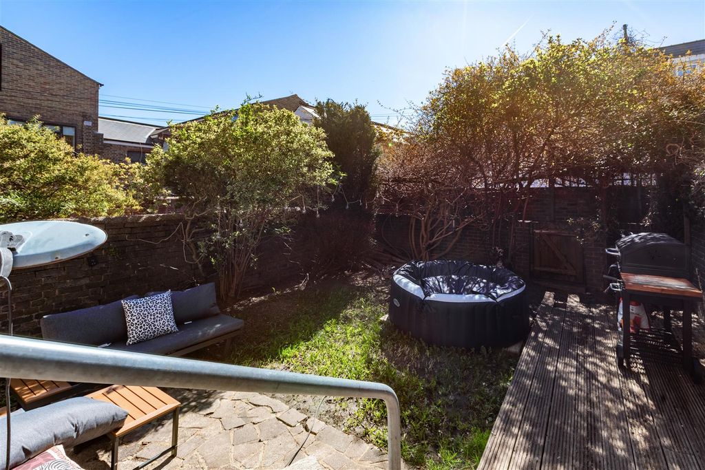 Additional image 2 of 1 bed flat for saleLauriston Road, Brighton BN1