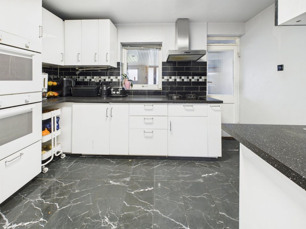 Additional image 2 of 3 bed terraced house for saleBeaumont Road, Slough, Berkshire SL2