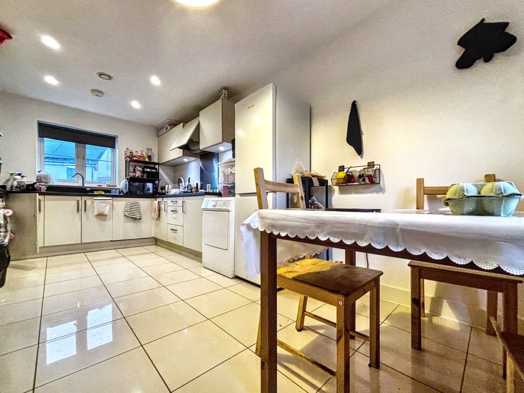 6 bed shared accommodation to rentOxleigh Way, Stoke Gifford, Bristol, Gloucestershire BS34 photo 3