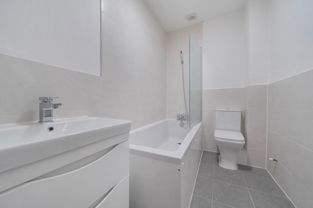 Additional image 12 of 1 bed flat to rentHigh Street, Maidenhead SL6