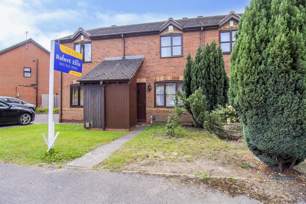 2 bed terraced house to rentHeron Drive, Lenton, Nottingham NG7