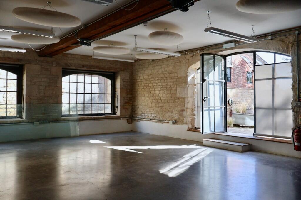 Brook Lane, BA14 photo 3
