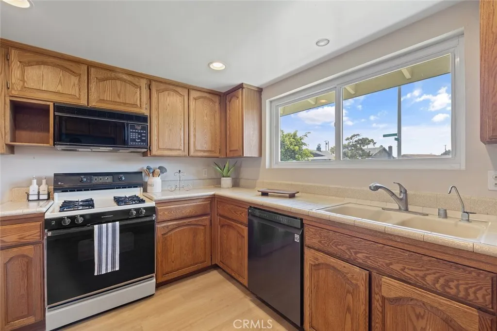 Additional image 76 of 1384 Roxborough Dr, Placentia, CA 92870