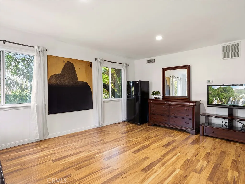 Additional image 101 of 1825 Altivo Way, Echo Park, CA 90026
