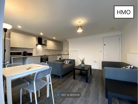 Hmo Glenfinnan Drive, Glasgow G20