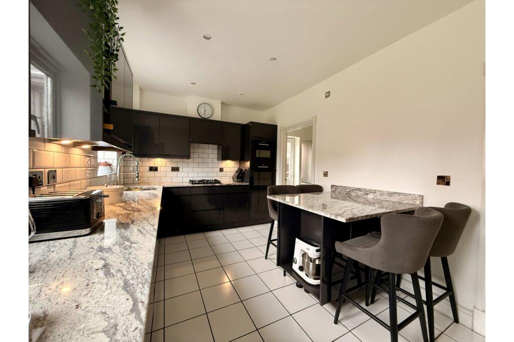 Additional image 3 of Compass Way, Bromsgrove, B60