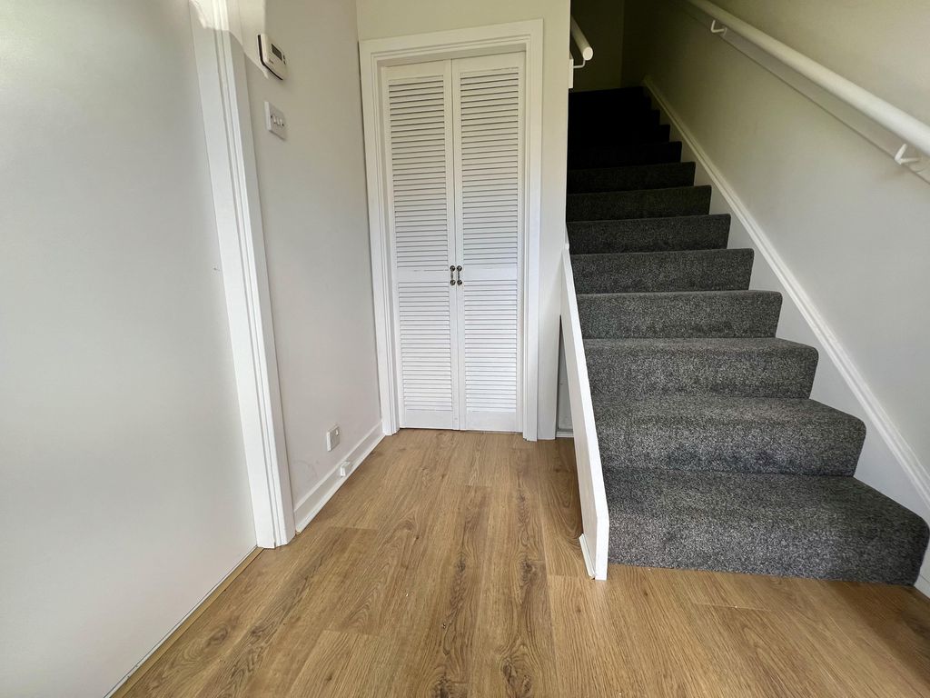 Additional image 3 of 2 bed terraced house to rentAlmond Road, Bearsden, Glasgow G61