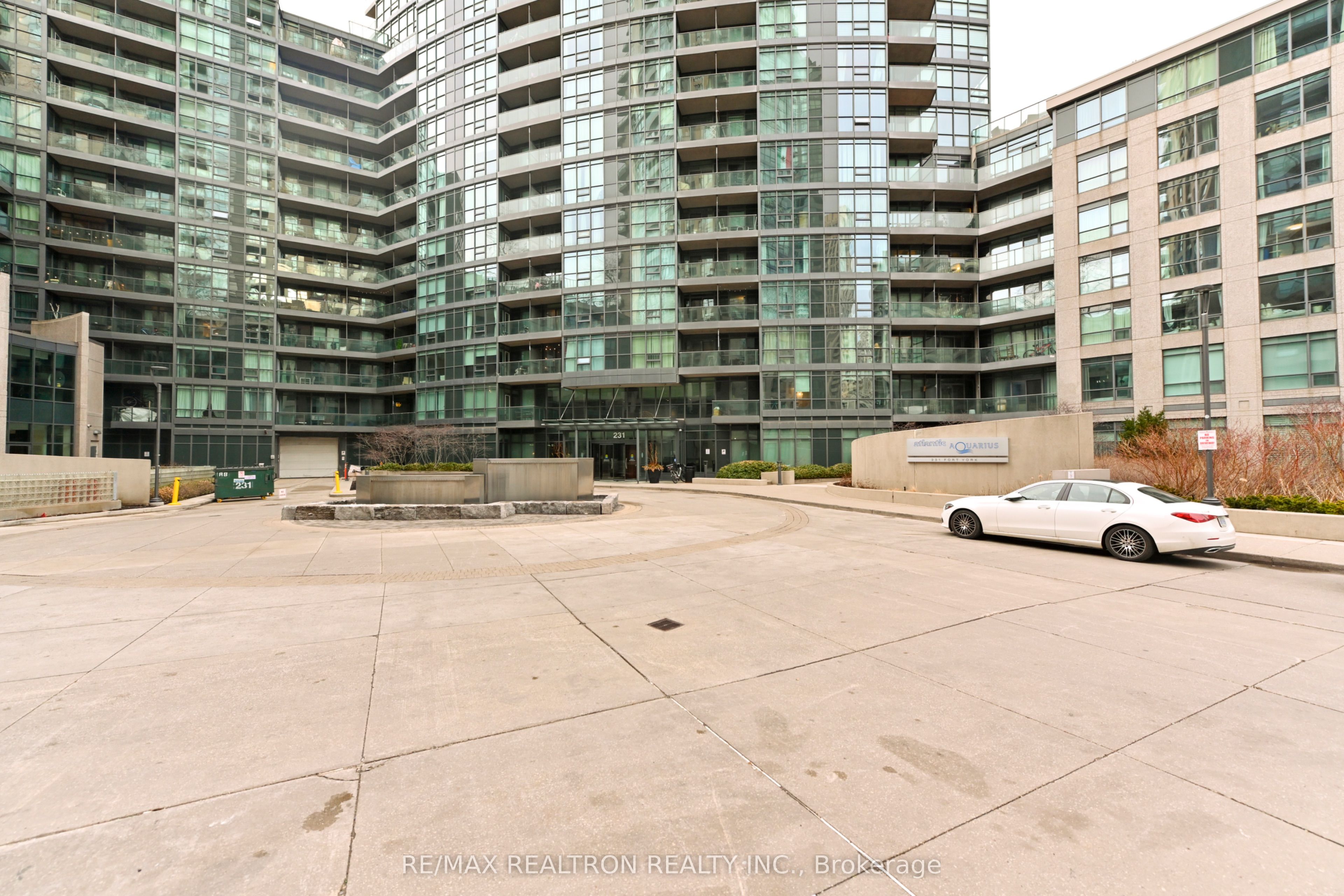 Additional image 2 of 2505-231 Fort York Boulevard, Toronto, ON, M5V 1B2