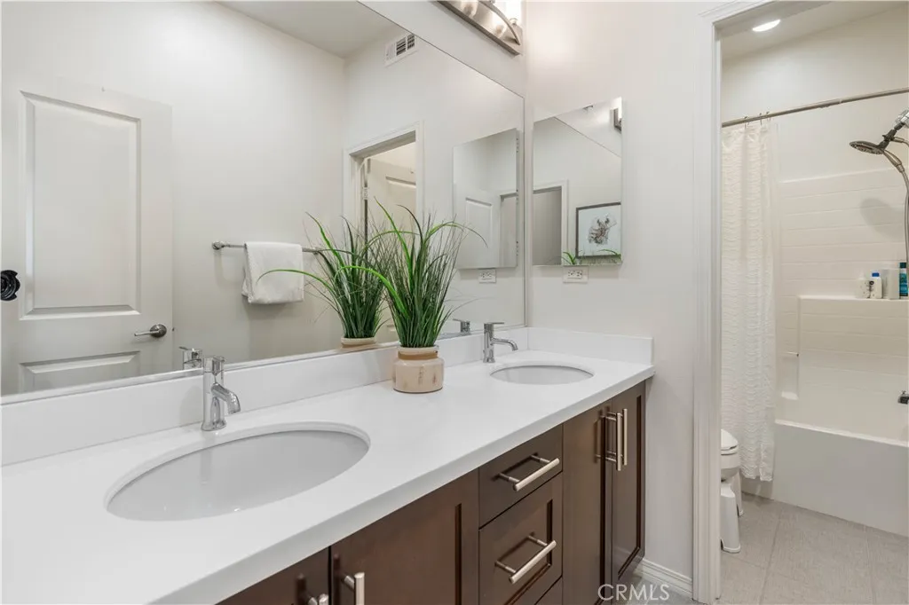 Additional image 59 of 5560 Boardwalk Unit 105, Hawthorne, CA 90250