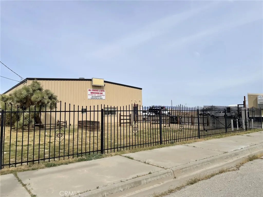 Additional image 2 of 46135 Division St, Lancaster, CA 93535