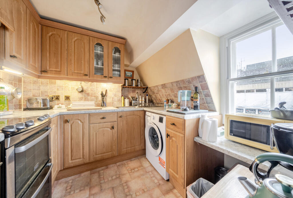 Monmouth Street, Bath, Somerset, BA1 photo 3