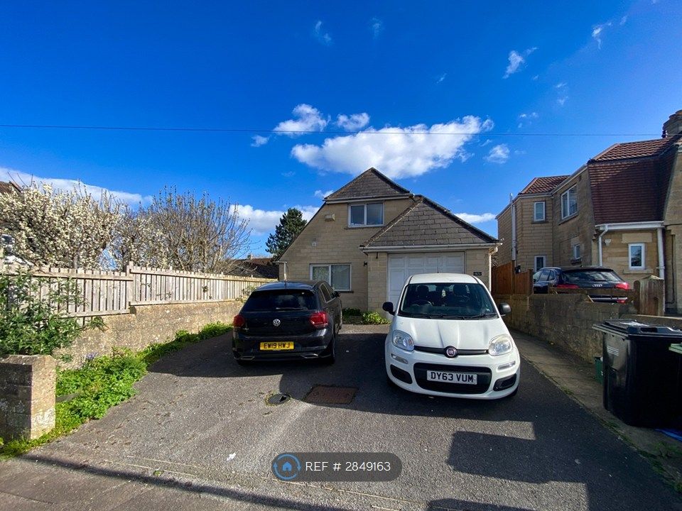6 bed detached house to rentThe Hollow, Bath BA2