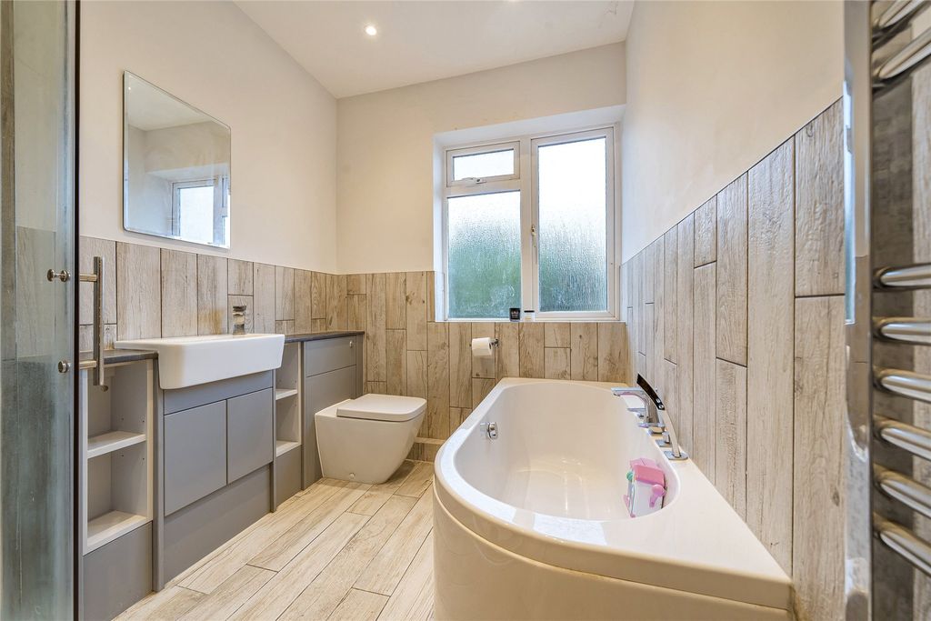 Additional image 15 of 4 bed semi-detached house to rentThe Drive, Cornmeadow Lane, Worcester, Worcestershire WR3