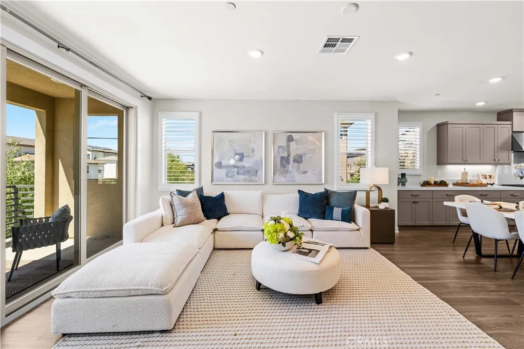Additional image 12 of 236 keeper, Irvine, CA 92618