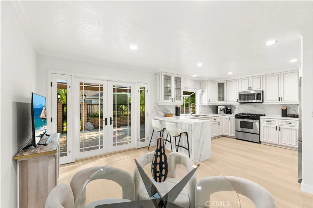 Additional image 16 of 54 Willow Tree Ln, Irvine, CA 92612