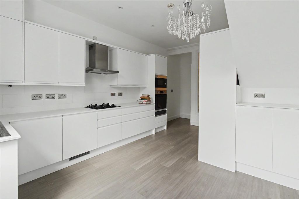 Additional image 20 of 3 bed flat to rentTown Street, Bramcote, Nottingham NG9