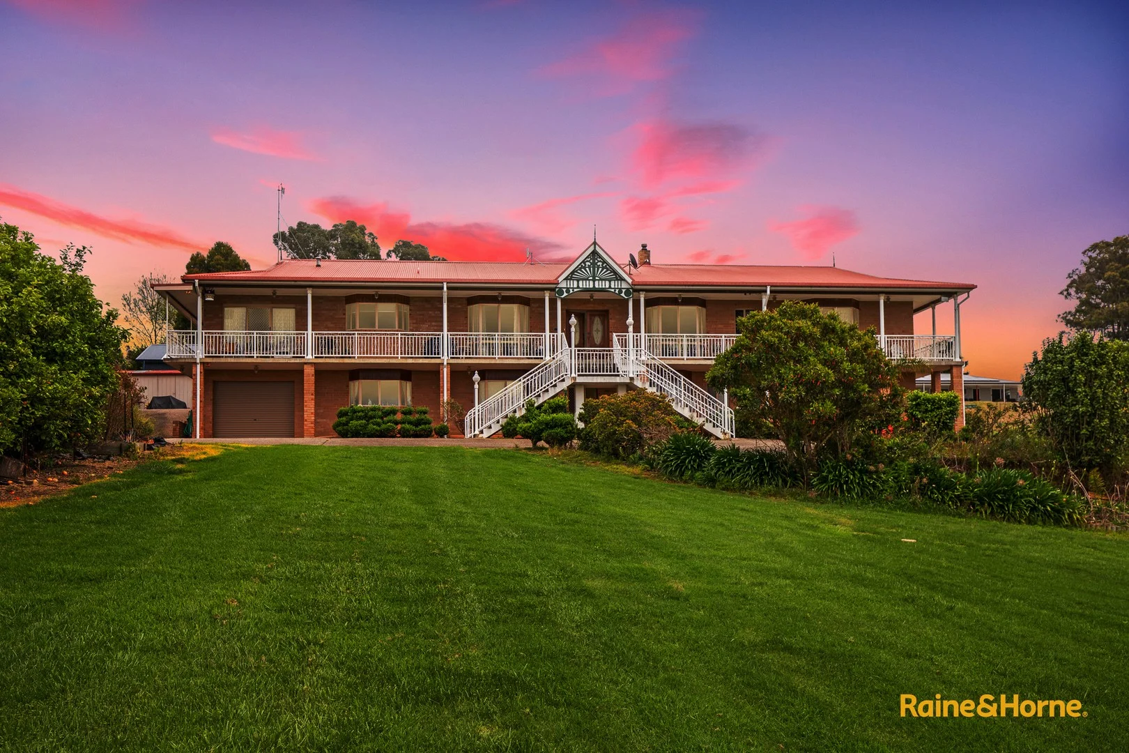 4 Silverdell Place, Surf Beach NSW 2536