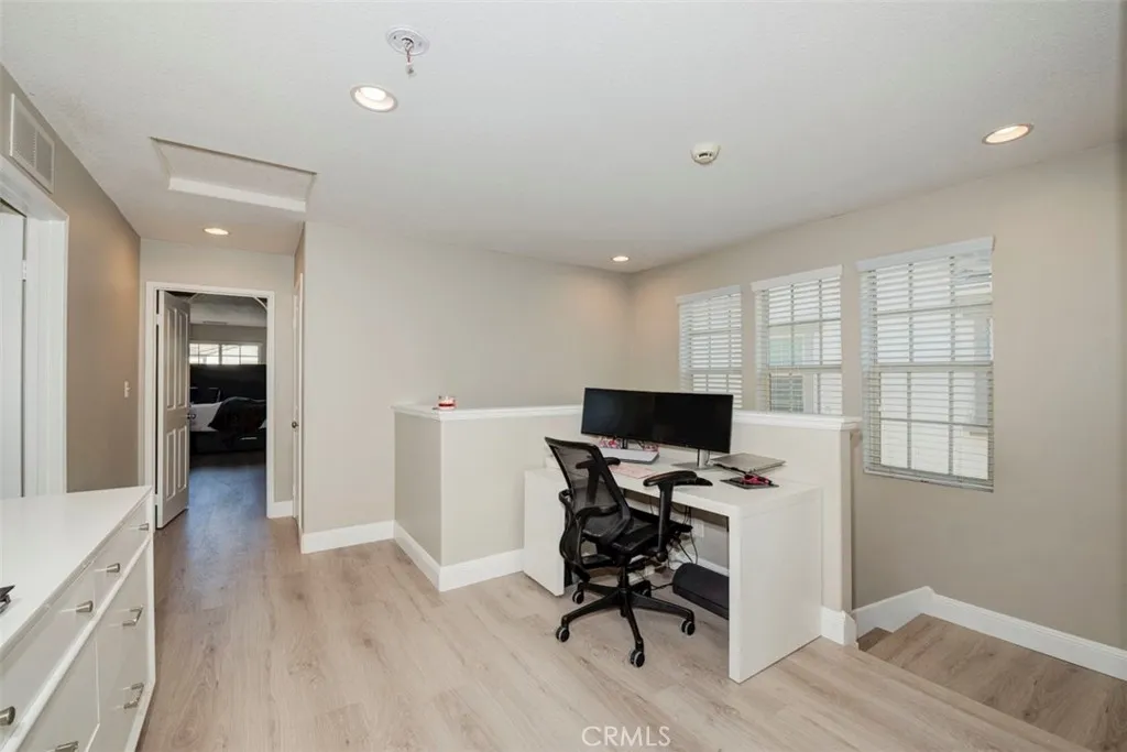 Additional image 20 of 483 Klamath Ct, Corona, CA 92880