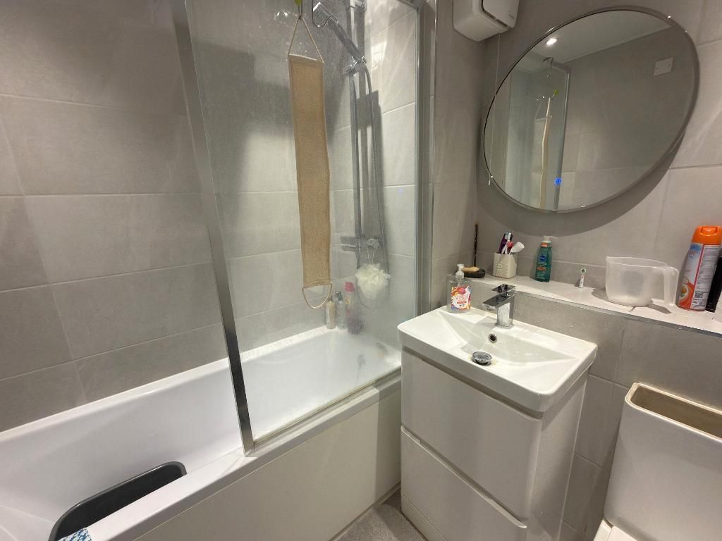 Additional image 4 of 2 bed flat for saleMarquis Court, Earls Meade, Old Bedford Road Area, Luton, Bedfordshire LU2